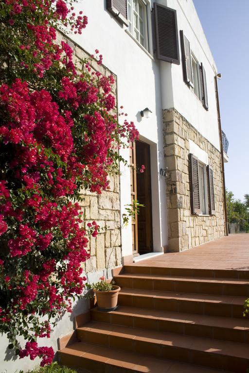 Al Sole Di Pula Bed & Breakfast Exterior photo