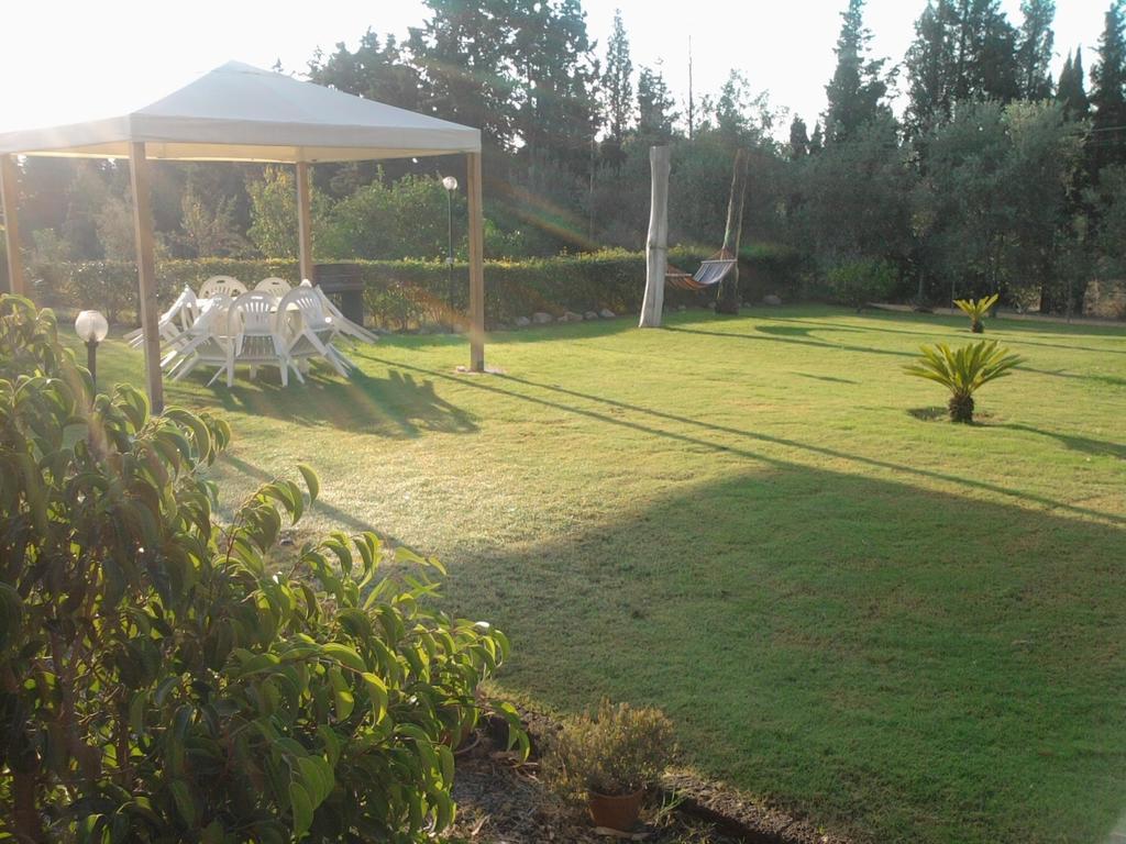Al Sole Di Pula Bed & Breakfast Exterior photo