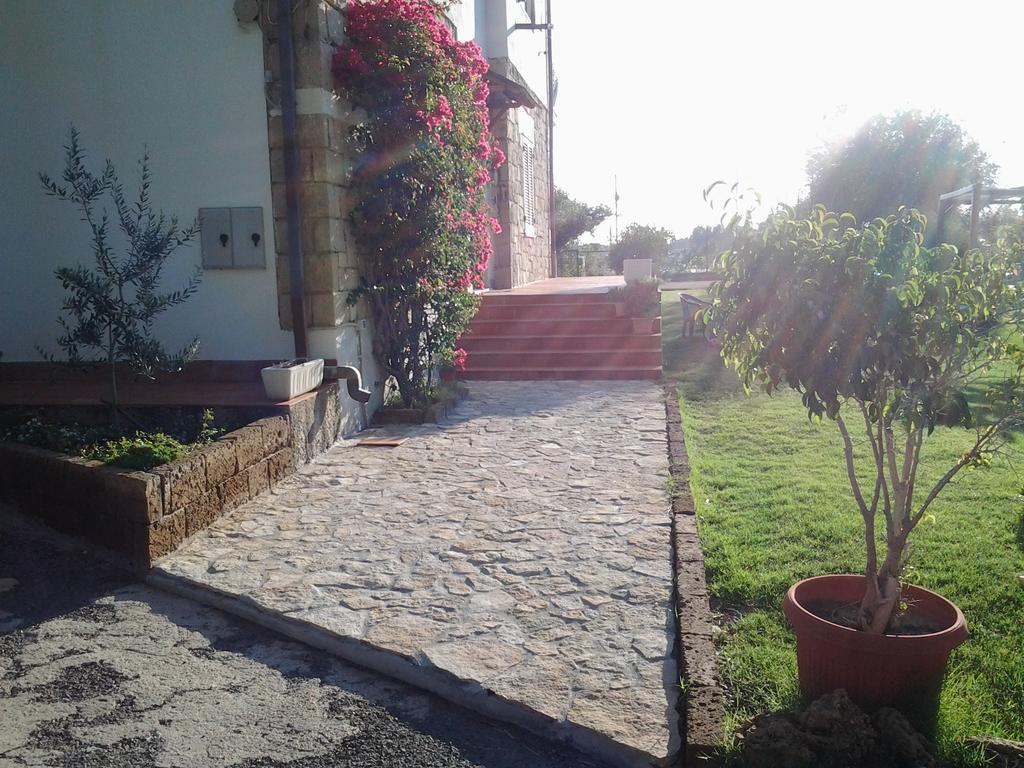 Al Sole Di Pula Bed & Breakfast Exterior photo