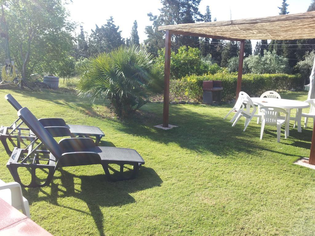 Al Sole Di Pula Bed & Breakfast Exterior photo