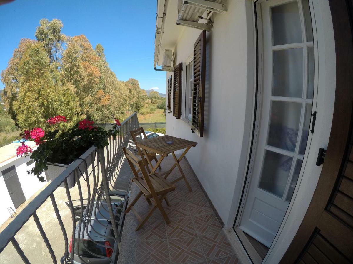Al Sole Di Pula Bed & Breakfast Exterior photo