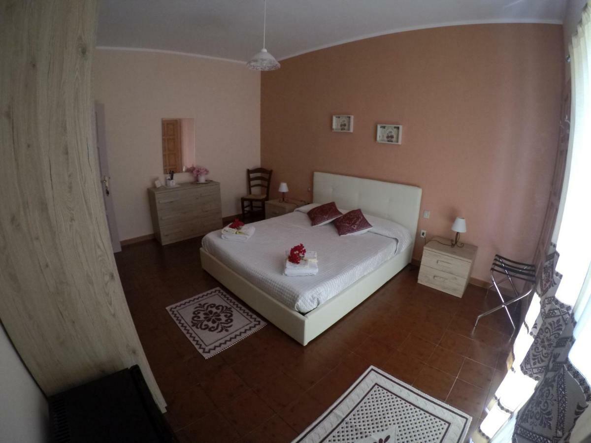 Al Sole Di Pula Bed & Breakfast Exterior photo