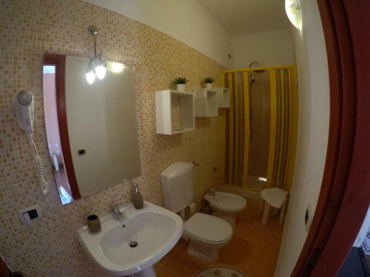 Al Sole Di Pula Bed & Breakfast Exterior photo