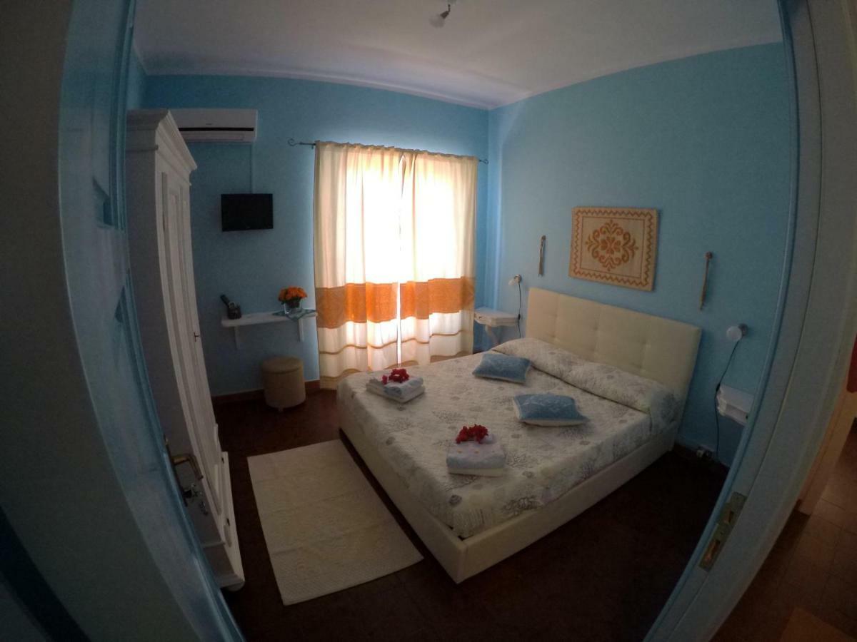 Al Sole Di Pula Bed & Breakfast Exterior photo