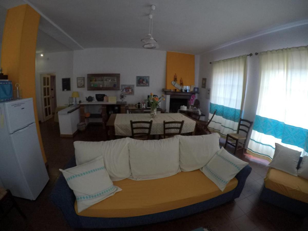Al Sole Di Pula Bed & Breakfast Exterior photo