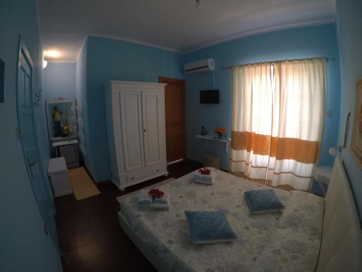 Al Sole Di Pula Bed & Breakfast Exterior photo